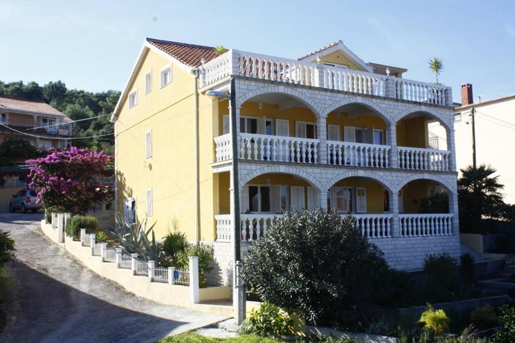Apartmen Karmen 2 Трогір Екстер'єр фото