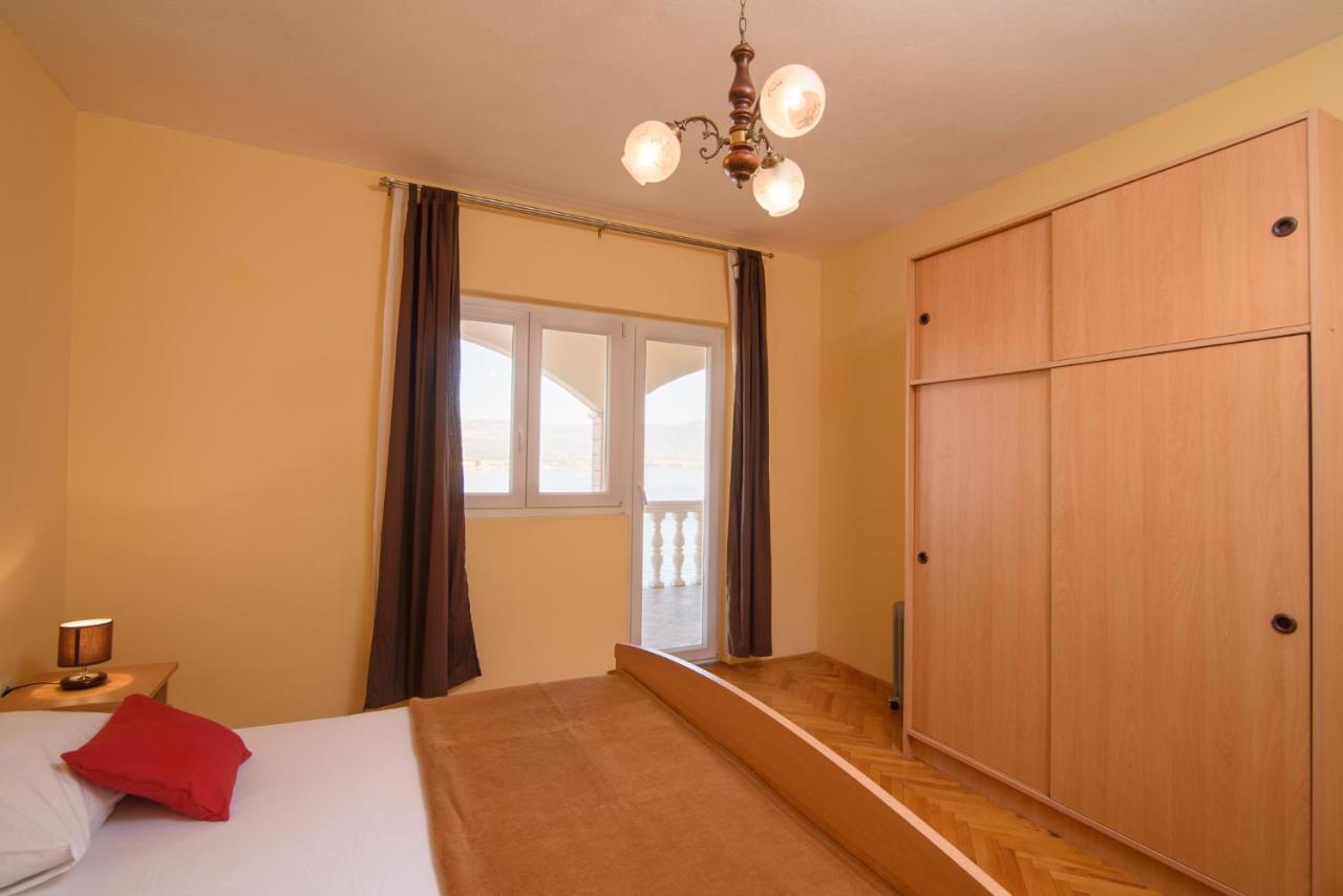 Apartmen Karmen 2 Трогір Екстер'єр фото