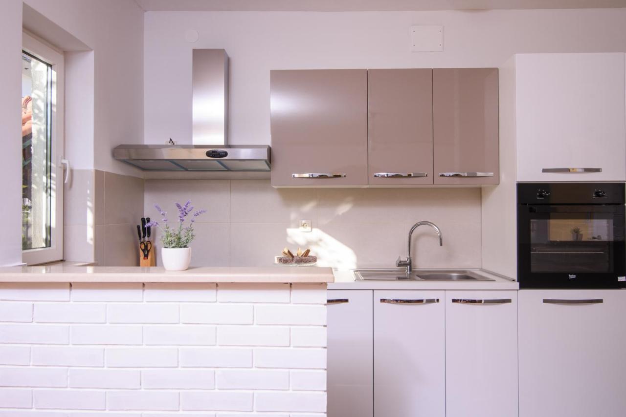 Apartmen Karmen 2 Трогір Екстер'єр фото