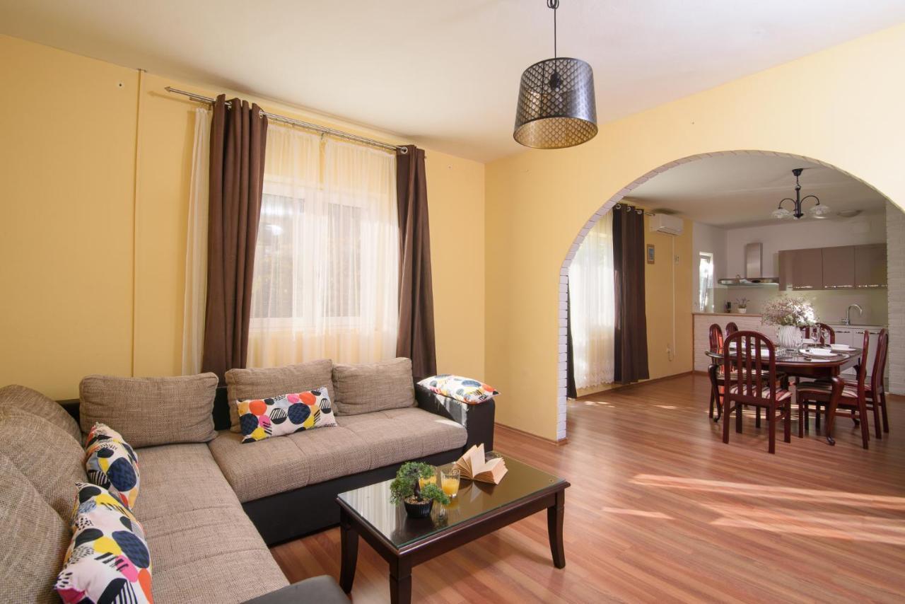 Apartmen Karmen 2 Трогір Екстер'єр фото