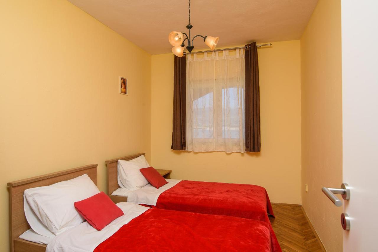 Apartmen Karmen 2 Трогір Екстер'єр фото